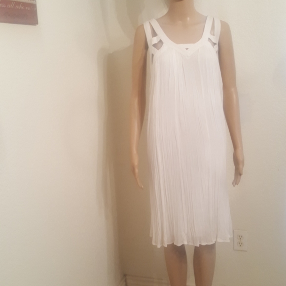 Dress - Picture 1 of 3